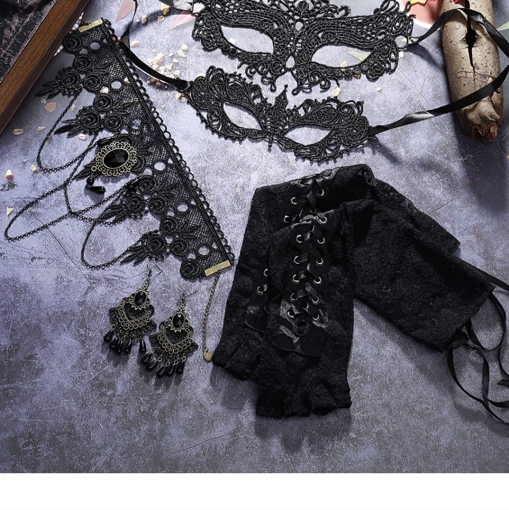 Handmade Gorgeous Gothic Earrings - Picture 7 of 7